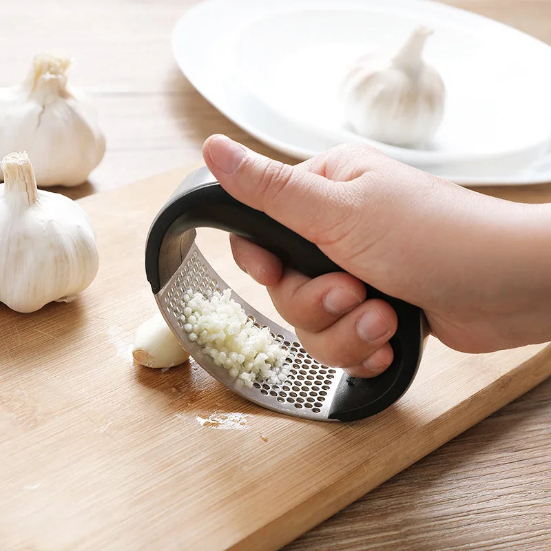 Stainless Steel Garlic Press: Kitchen Gadget